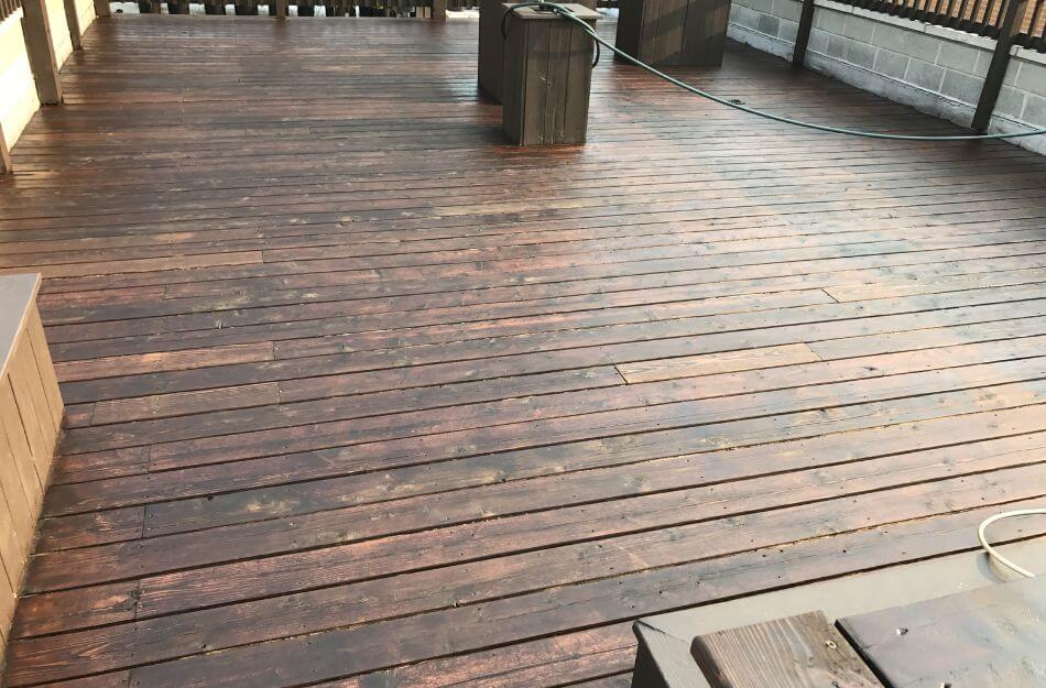 Effects of Hot Temperatures on Staining the Deck
